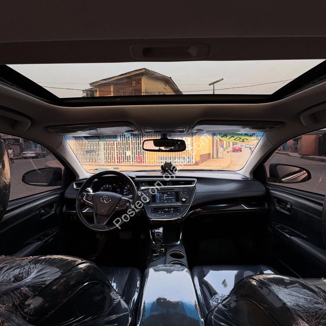 Luxury 2014 Avalon XLE: Sunroof, Camera, Thumbstart – 18.5M