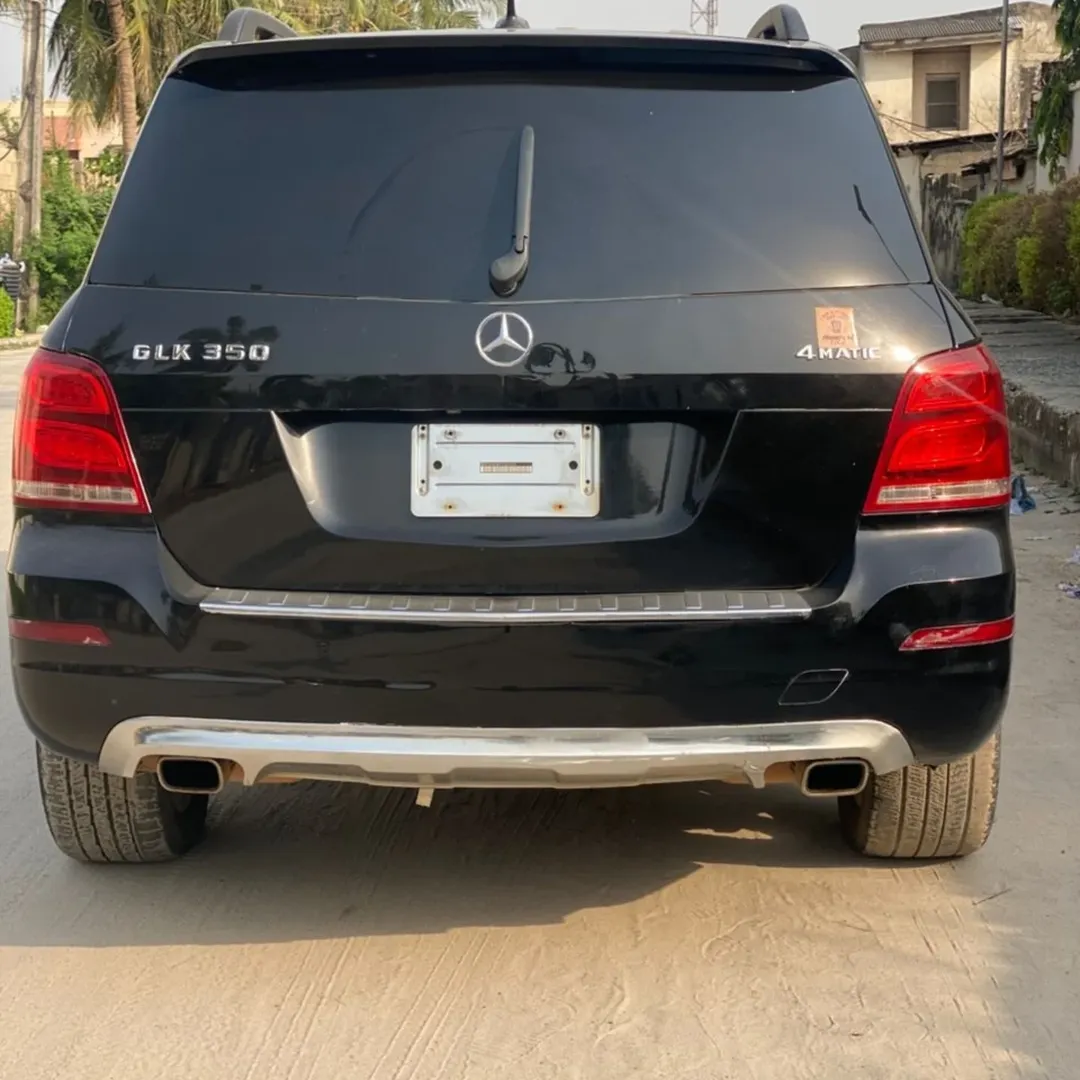 Luxury Loaded: 2015 Mercedes, Pristine & Full Option