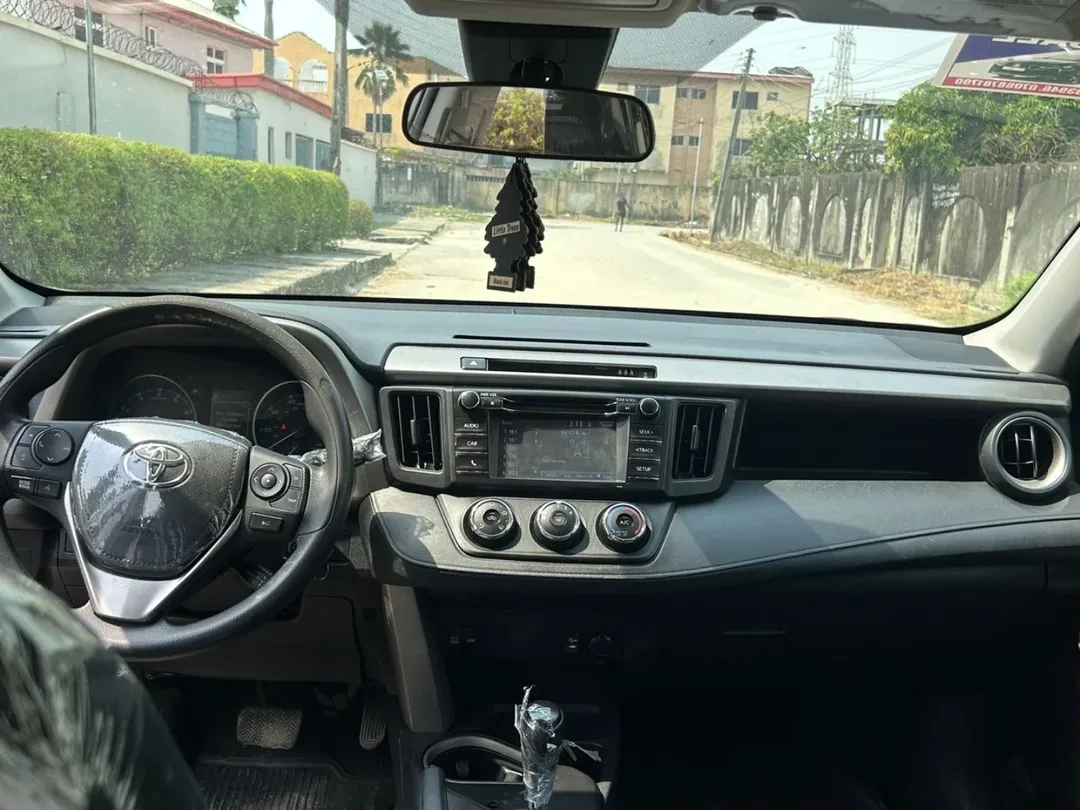 2017 Toyota RAV-4: Flawless Import, AC Ice Cold