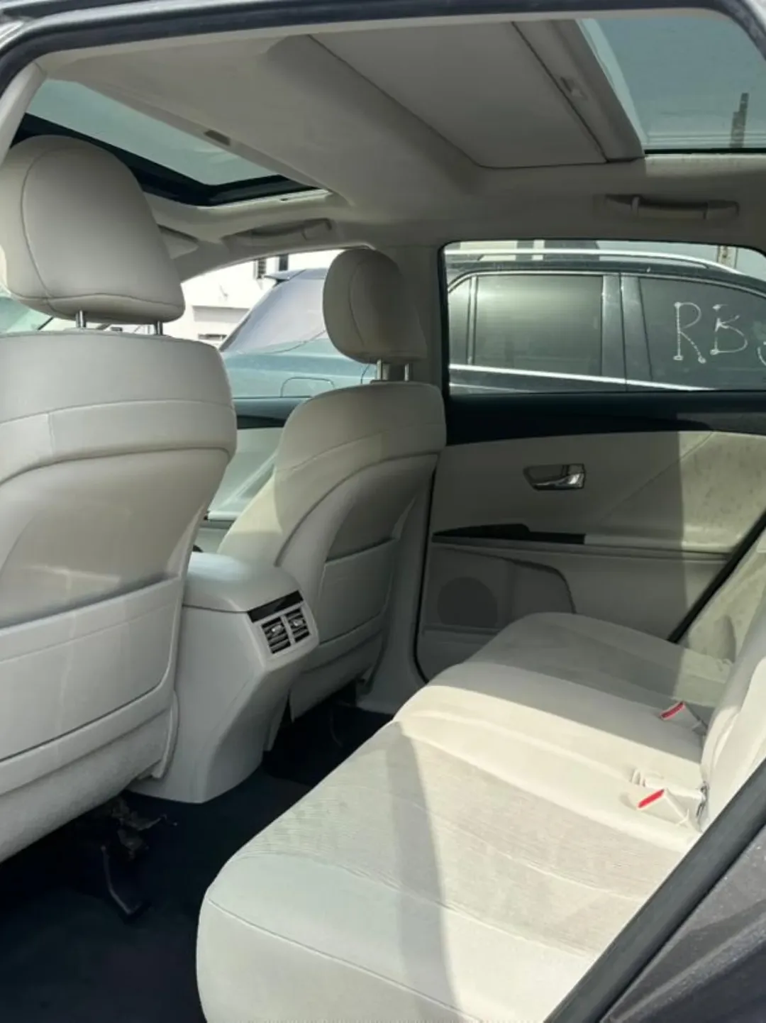 V6 Power & Panoramic Views: 2010 Venza