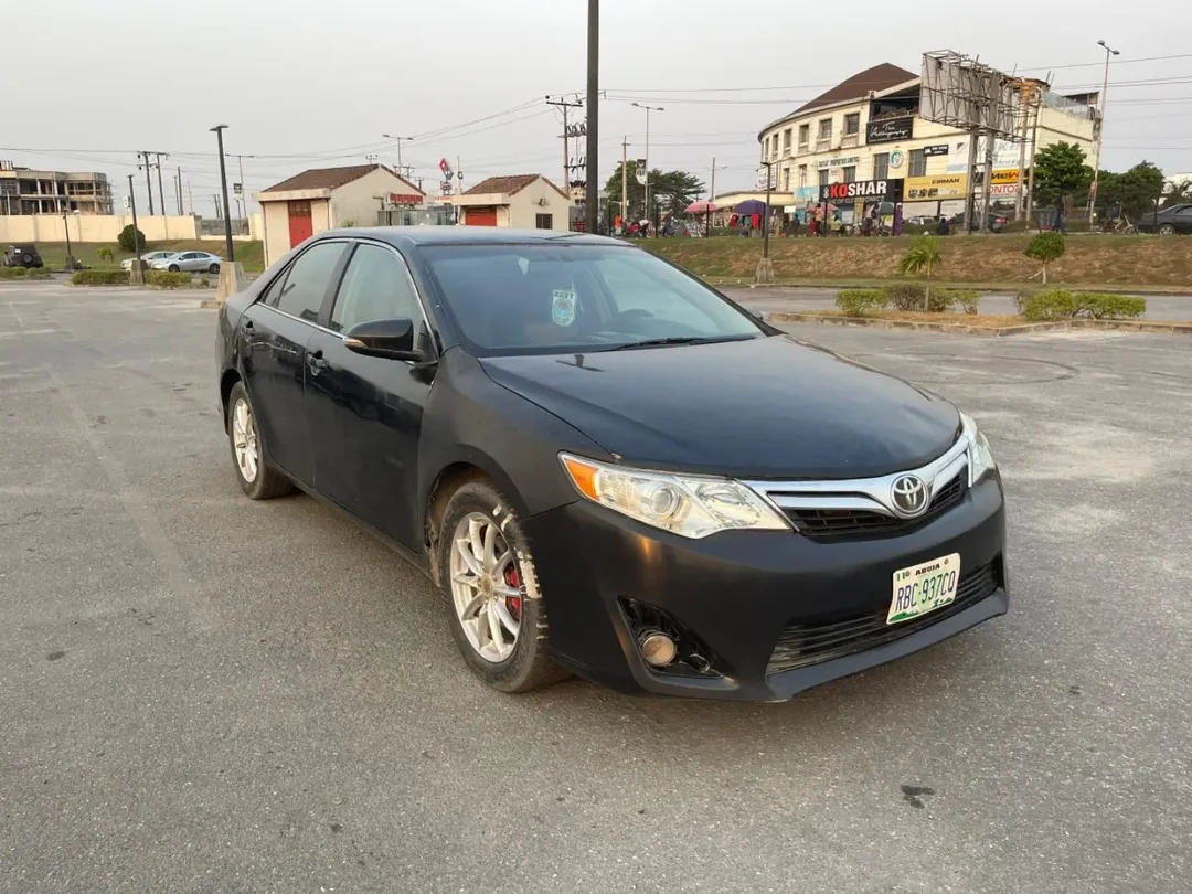 Reliable 2013 Toyota Camry: Strong Engine, AC