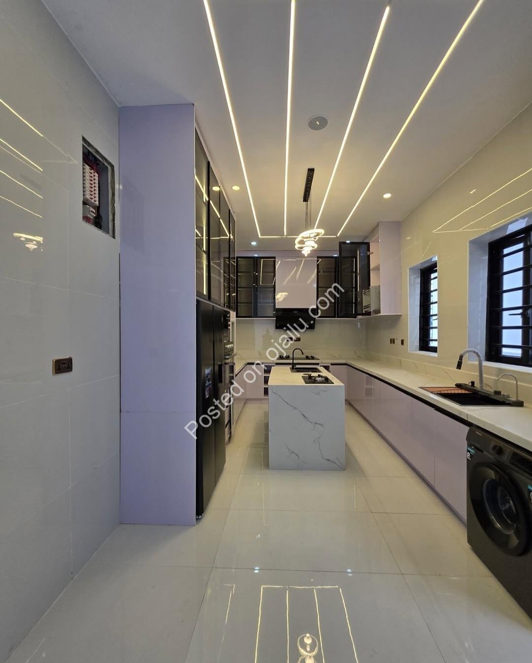 Lekki’s Ultimate 5-Bedroom Estate Masterpiece