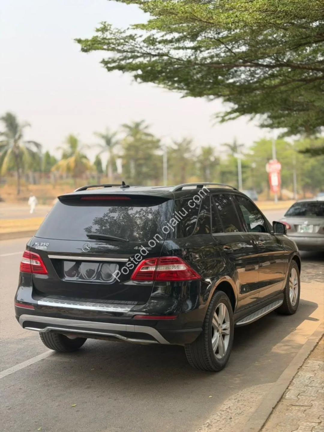 Luxury ML 350: Original Papers, Pristine & Priced