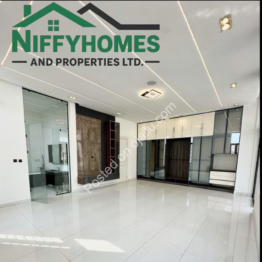Lekki’s Newest 5-Bedroom Haven with Pool & Premium Finishes