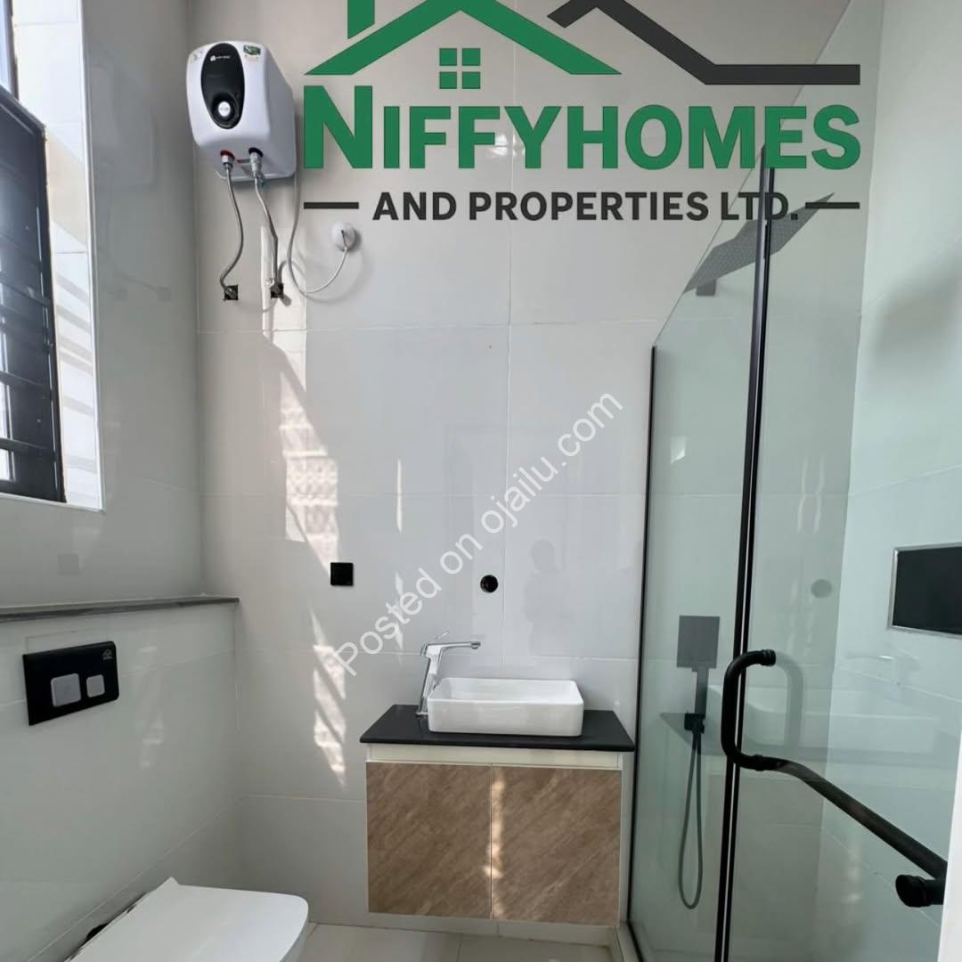 Lekki’s Newest 5-Bedroom Haven with Pool & Premium Finishes