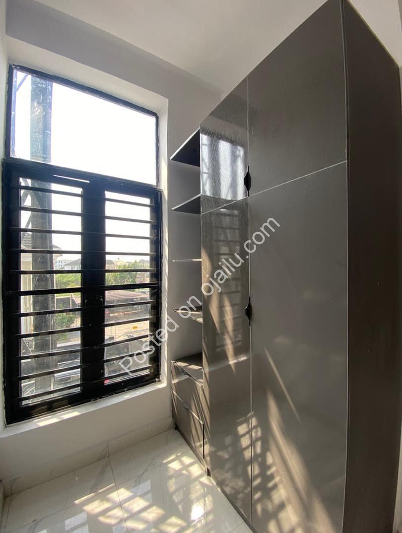 Lekki’s Finest: Brand New 4-Bed Terrace with BQ