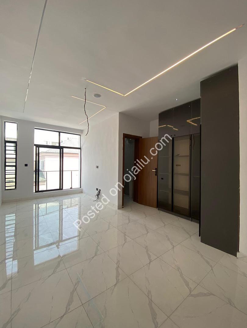 Lekki’s Finest: Brand New 4-Bed Terrace with BQ