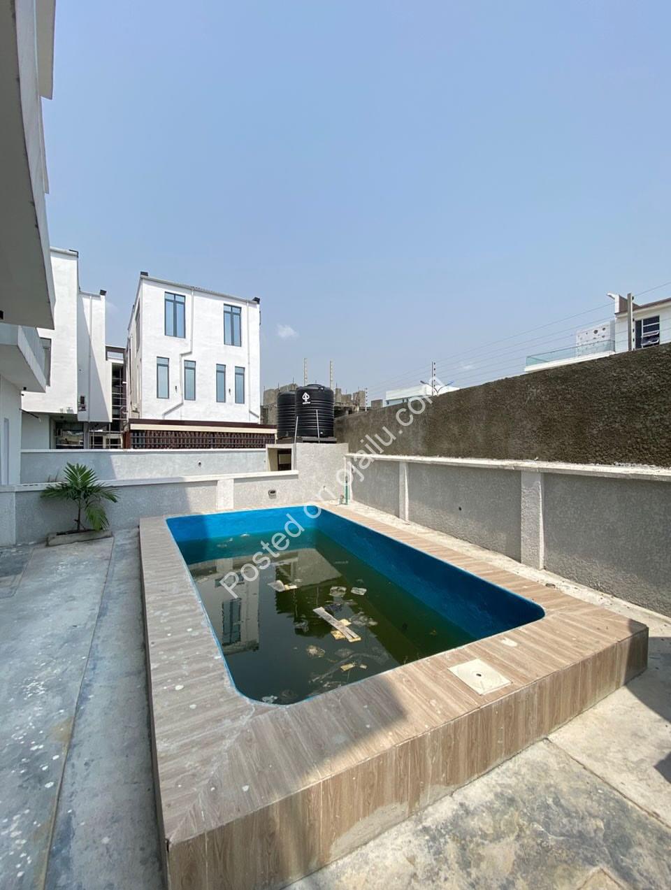 Lagos Dream Home: 5BR Duplex with Pool & Cinema