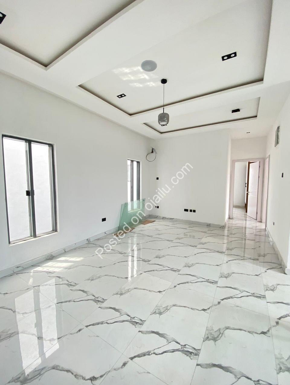 Lagos Dream Home: 5BR Duplex with Pool & Cinema