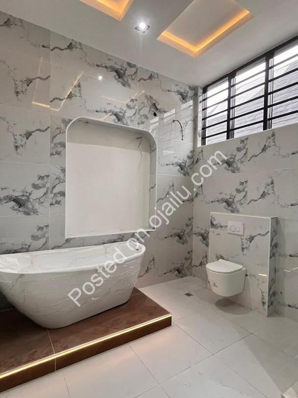 Chevron’s Crown Jewel: 5-Bed Duplex with Pool & BQ