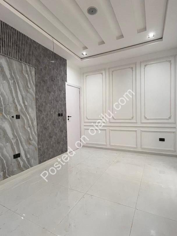 Chevron’s Crown Jewel: 5-Bed Duplex with Pool & BQ