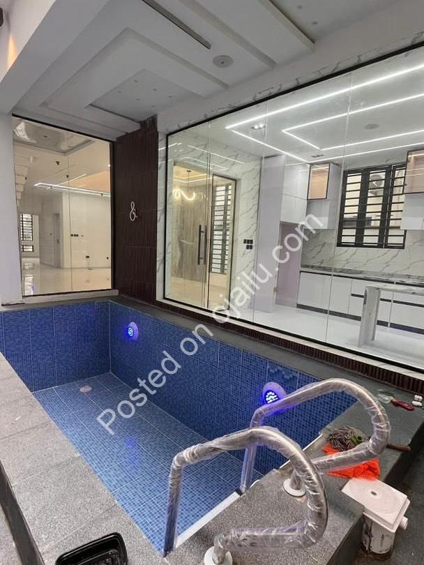 Chevron’s Crown Jewel: 5-Bed Duplex with Pool & BQ