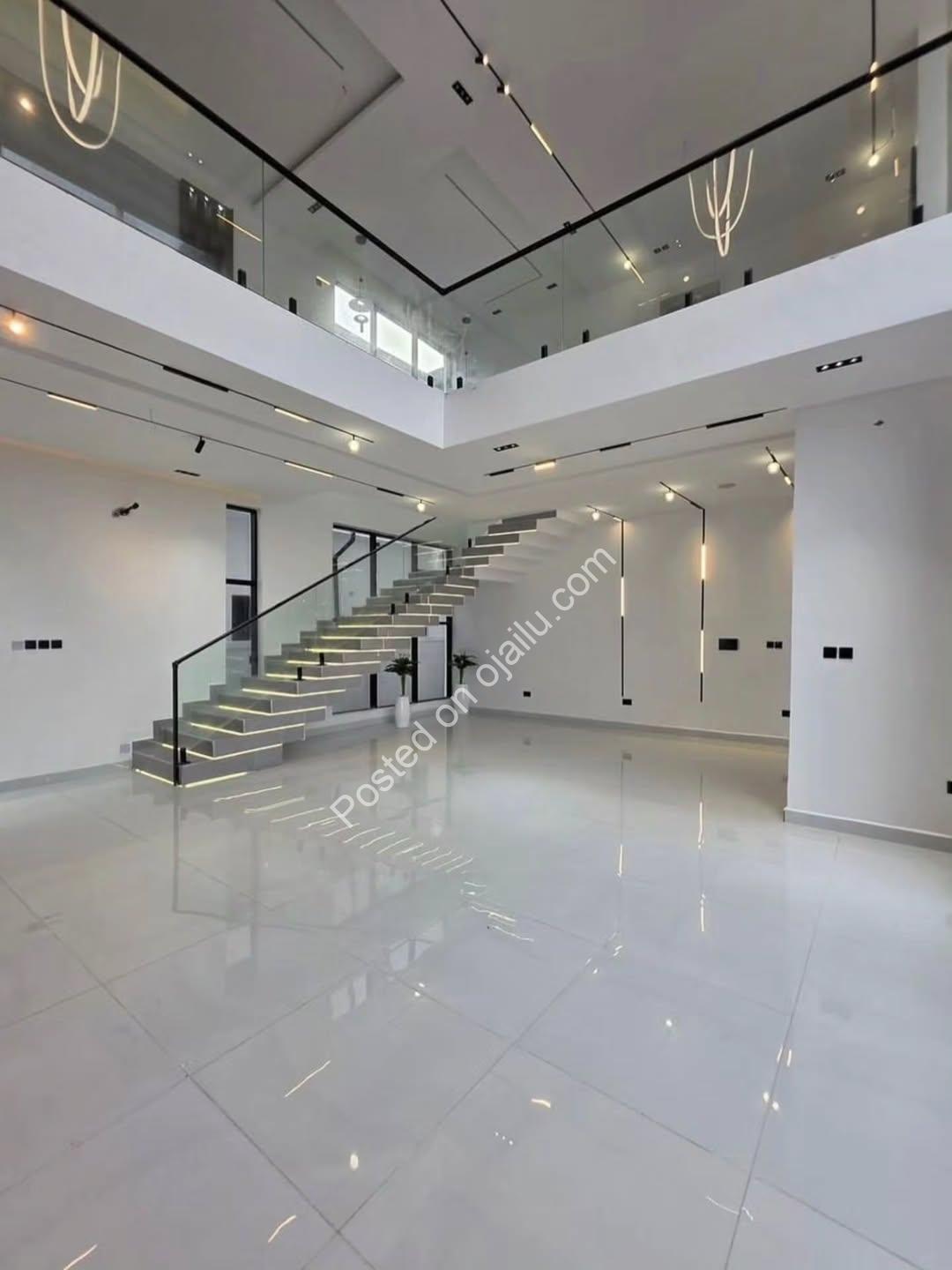 Exquisite 5-Bedroom Haven with Pool & Cinema in Lekki