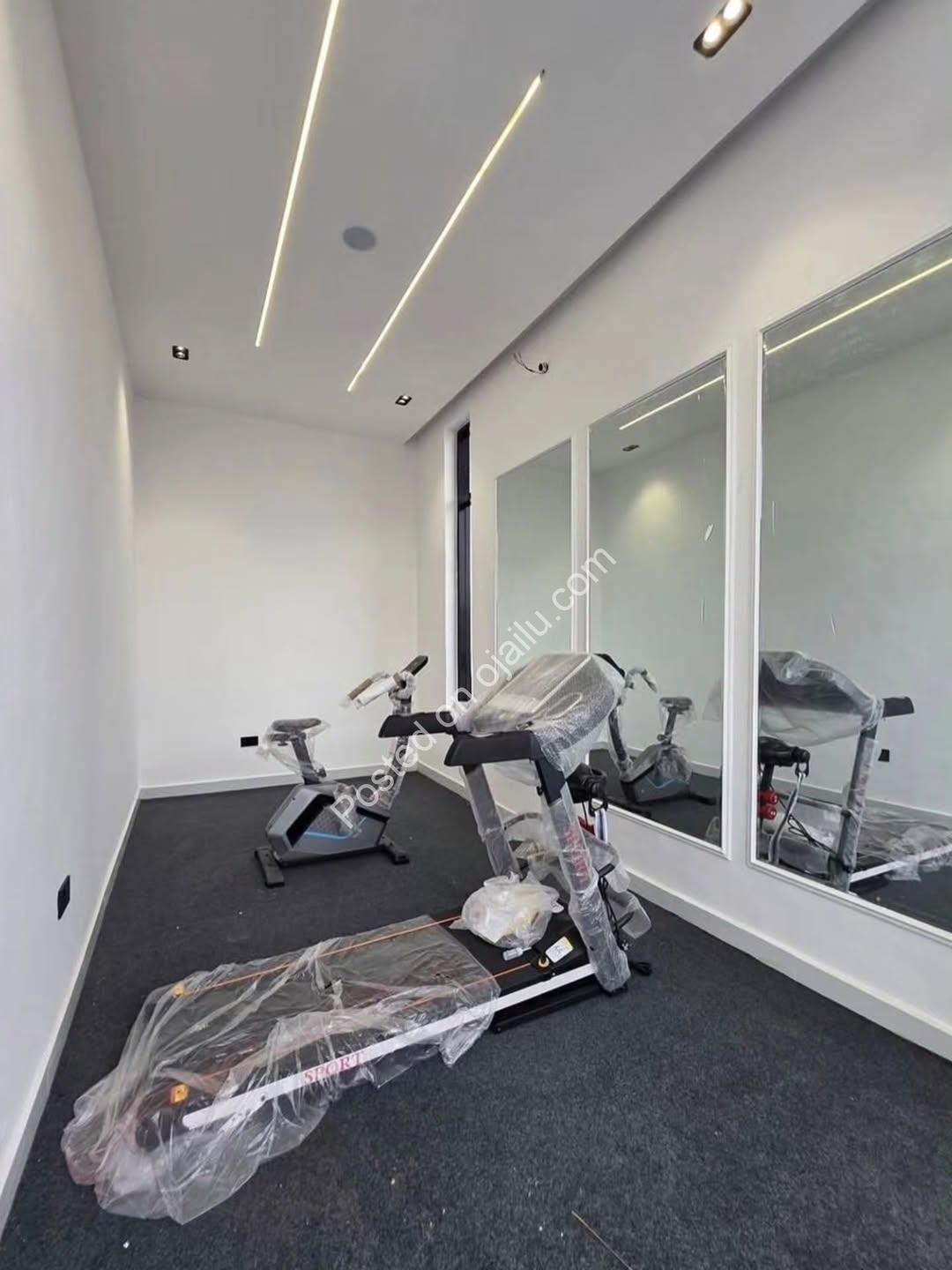 Exquisite 5-Bedroom Haven with Pool & Cinema in Lekki