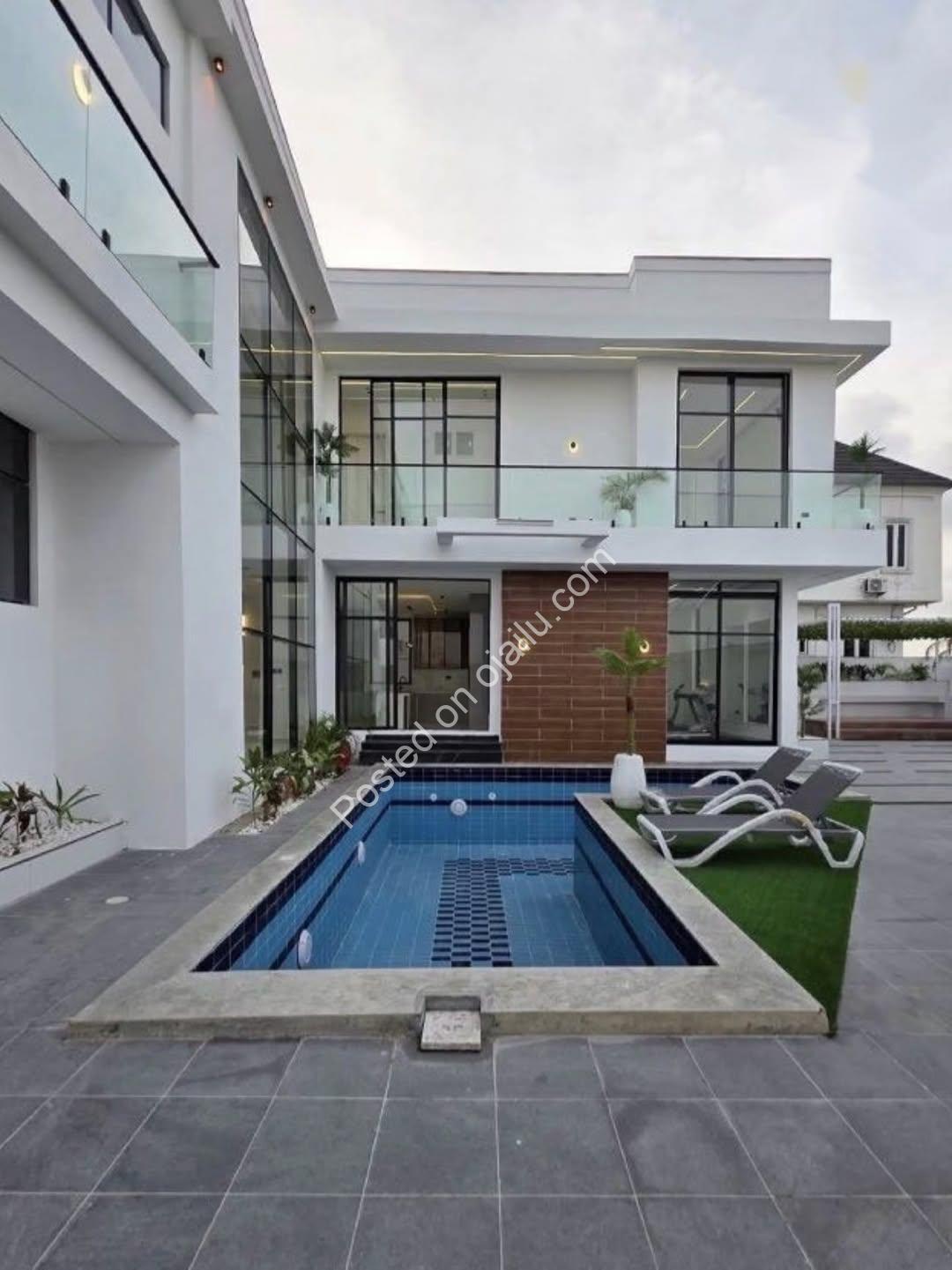 Exquisite 5-Bedroom Haven with Pool & Cinema in Lekki