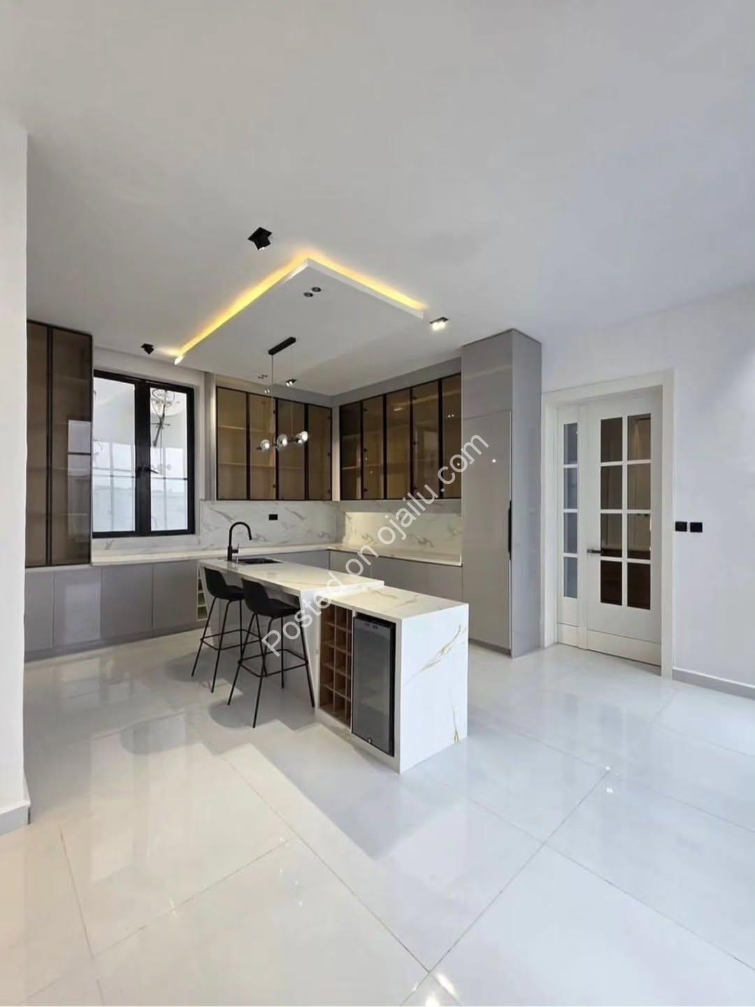 Exquisite 5-Bedroom Haven with Pool & Cinema in Lekki