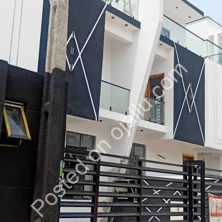 Chervor Eleganze: 5-Bed Detached with Pool & BQ