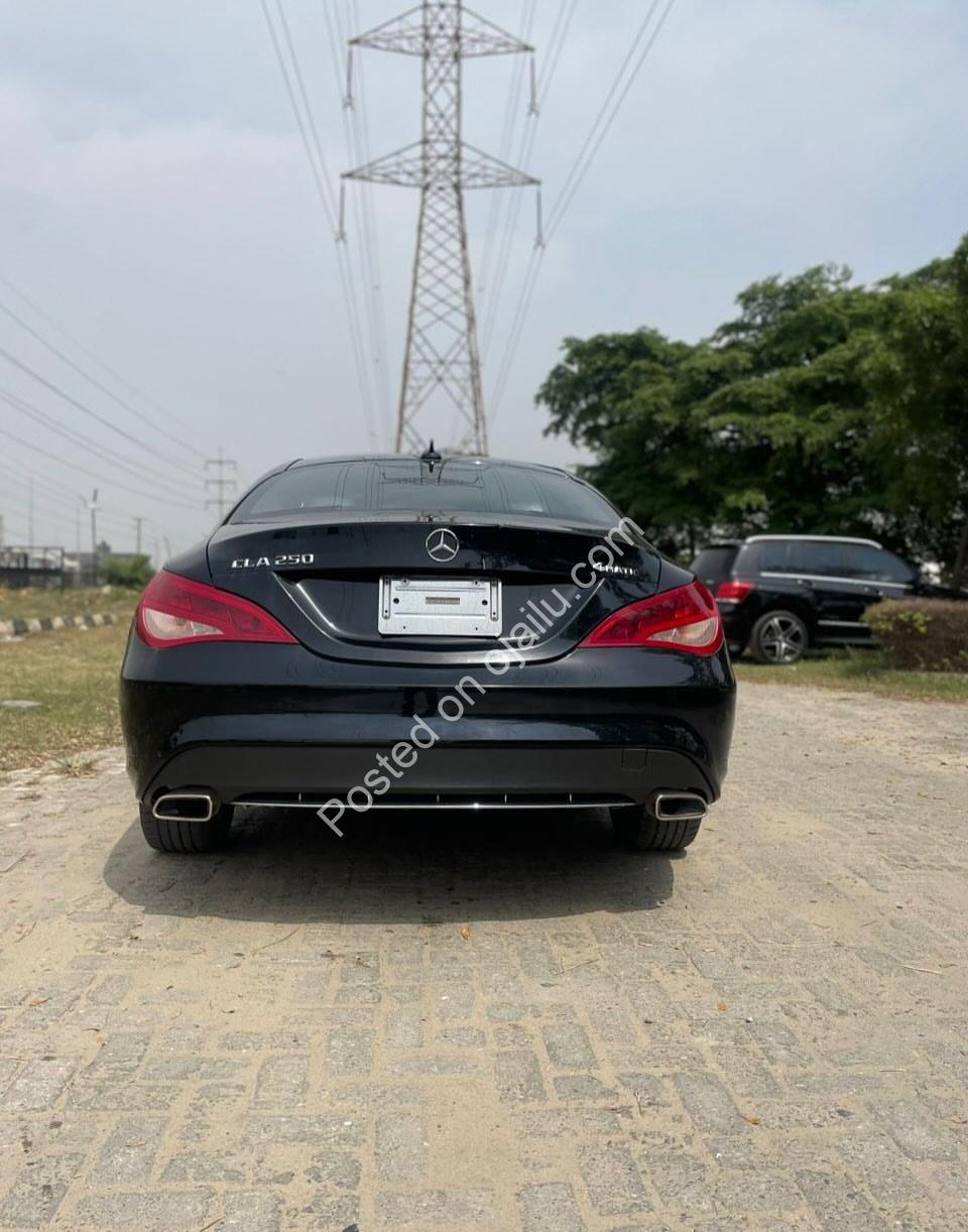 Luxury CLA250: Panoramic Roof & 4Matic
