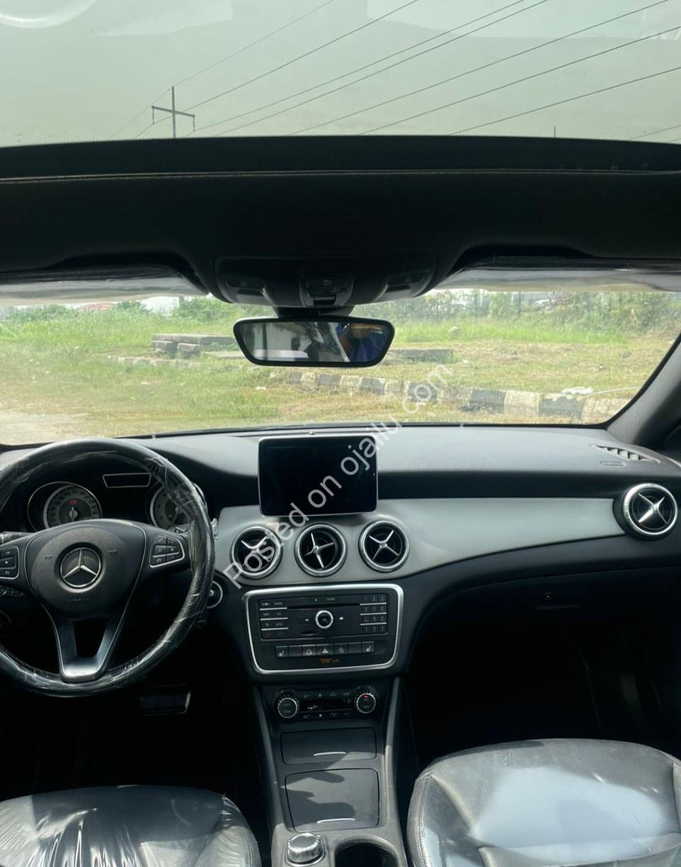 Luxury CLA250: Panoramic Roof & 4Matic