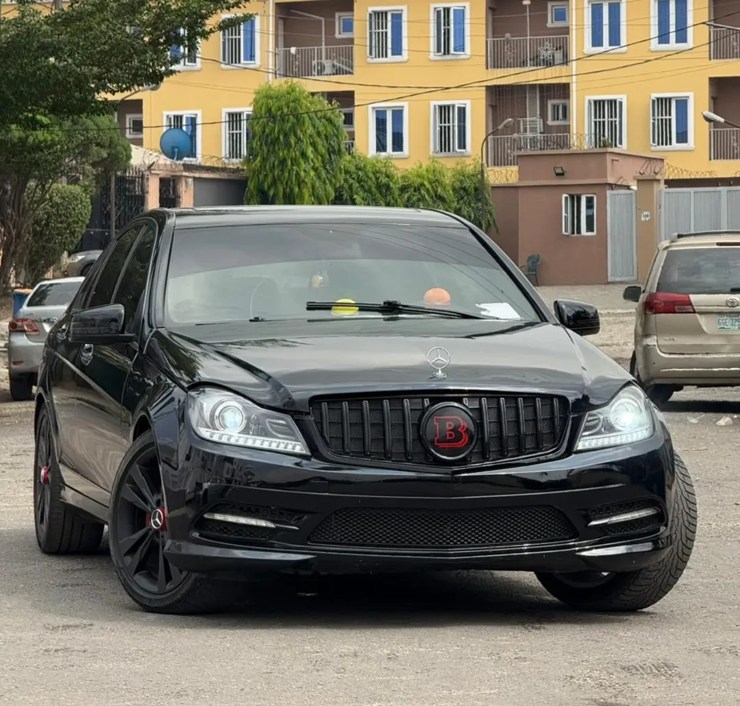 2008 C300 4MATIC: Facelifted Luxury, Ready to Drive