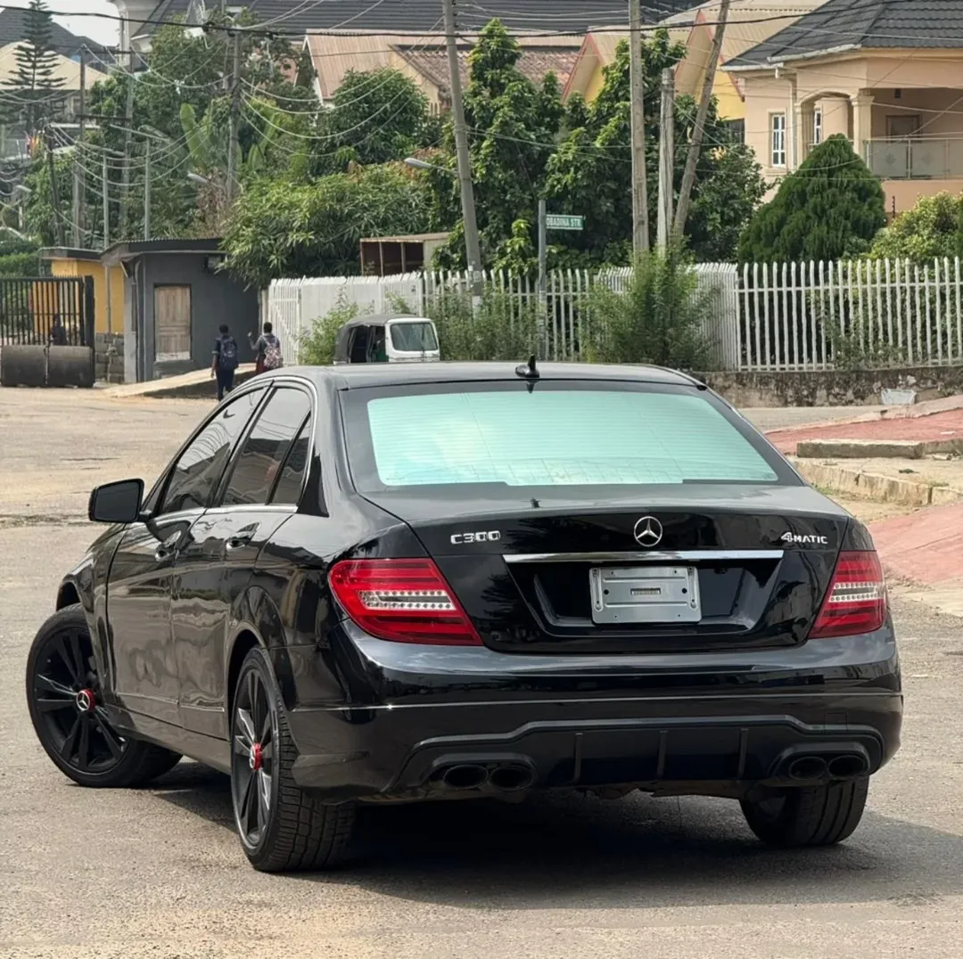 2008 C300 4MATIC: Facelifted Luxury, Ready to Drive