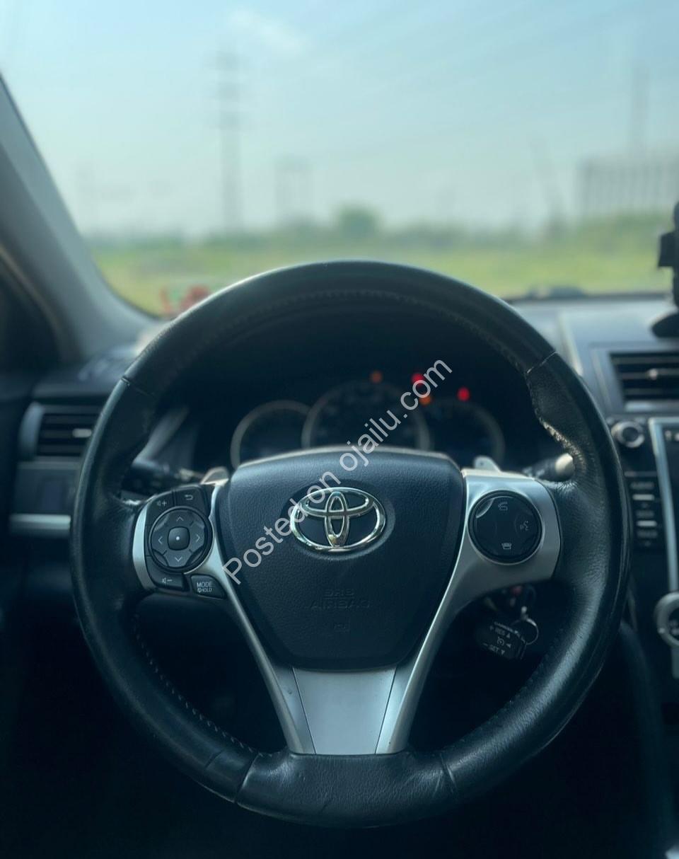 2013 Toyota Camry SE: Unbeatable Value at 14.5M