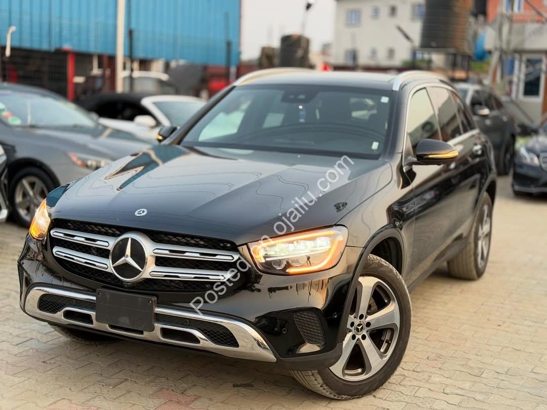2022 GLC300: Luxury Tech & 40% Driveaway Deal