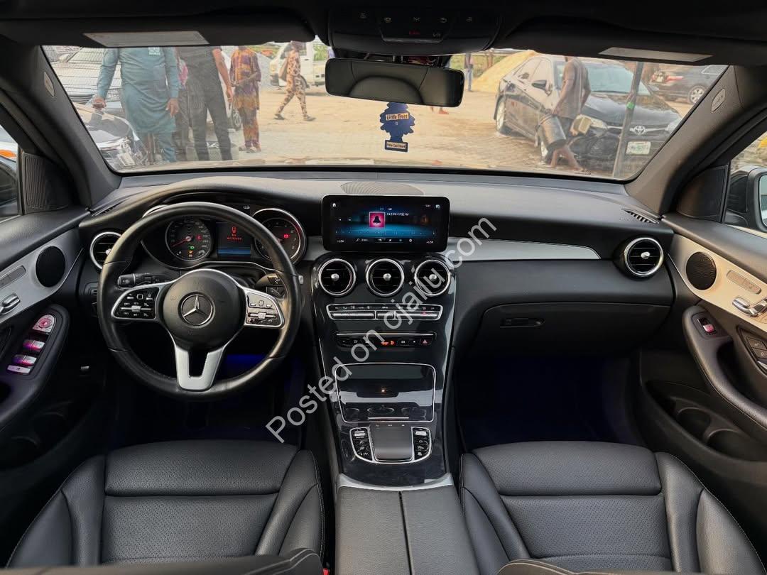 2022 GLC300: Luxury Tech & 40% Driveaway Deal