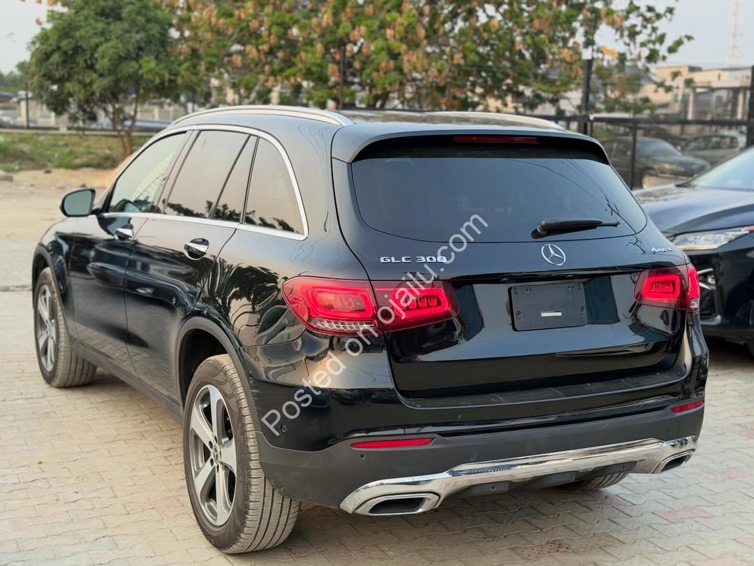 2022 GLC300: Luxury Tech & 40% Driveaway Deal