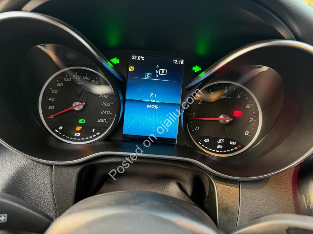 2022 GLC300: Luxury Tech & 40% Drive-Away Deal