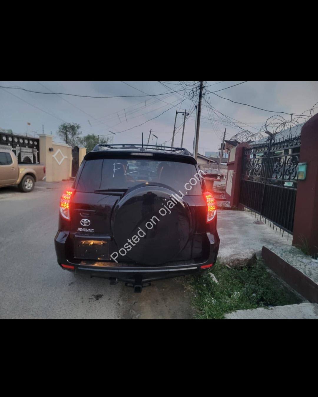 2012 Toyota RAV4 Limited: Premium & Pristine