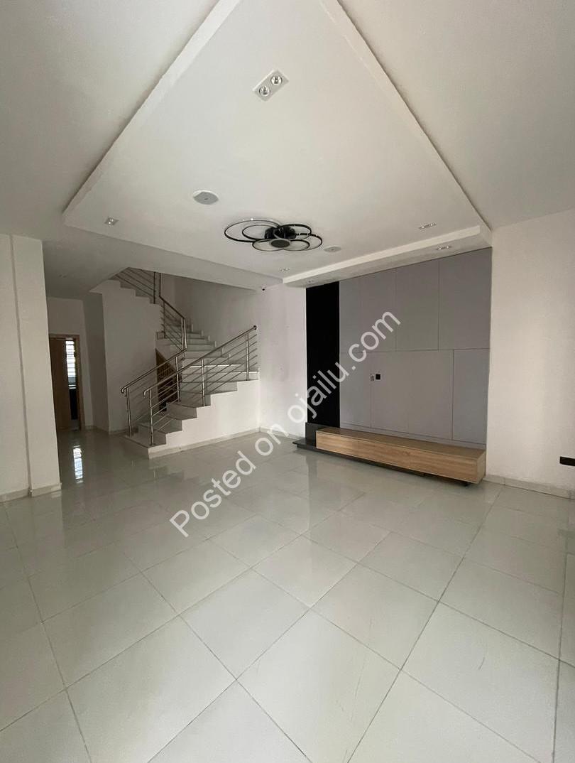 VGC 4-Bed Duplex: Your Secure Family Sanctuary