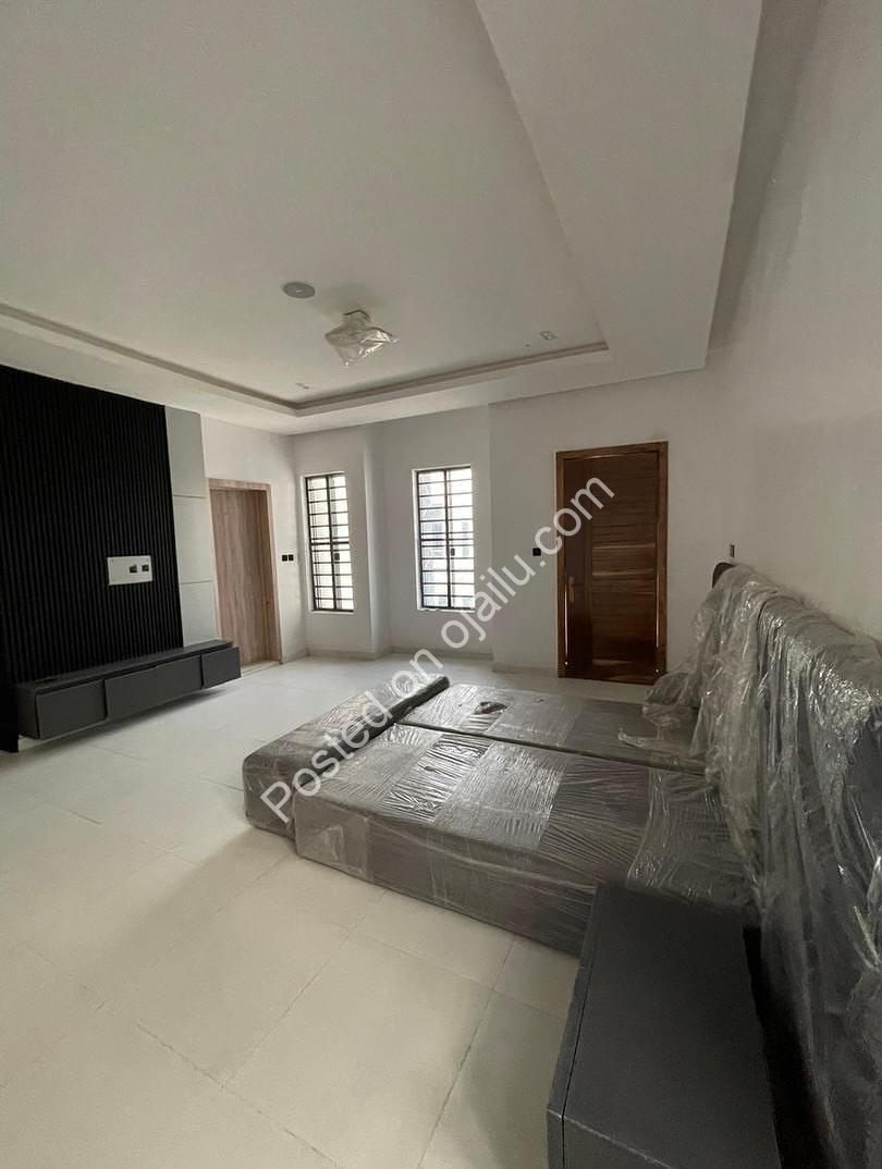 VGC 4-Bed Duplex: Your Secure Family Sanctuary