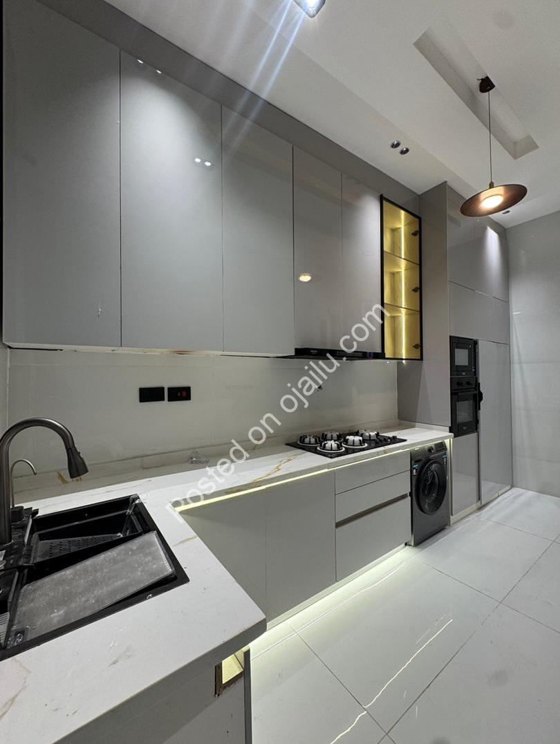 Lekki Haven: 5-Bed Estate with Private Pool & Cinema