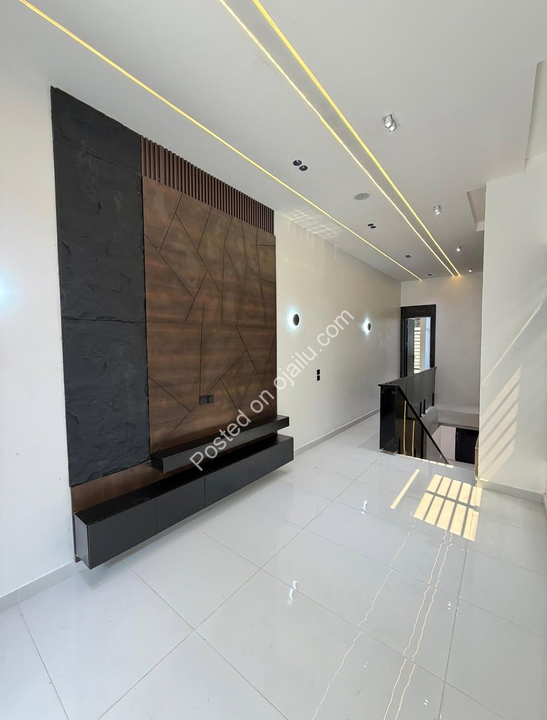 Lagos Luxury: 5-Bedroom Haven in Chevron Lekki