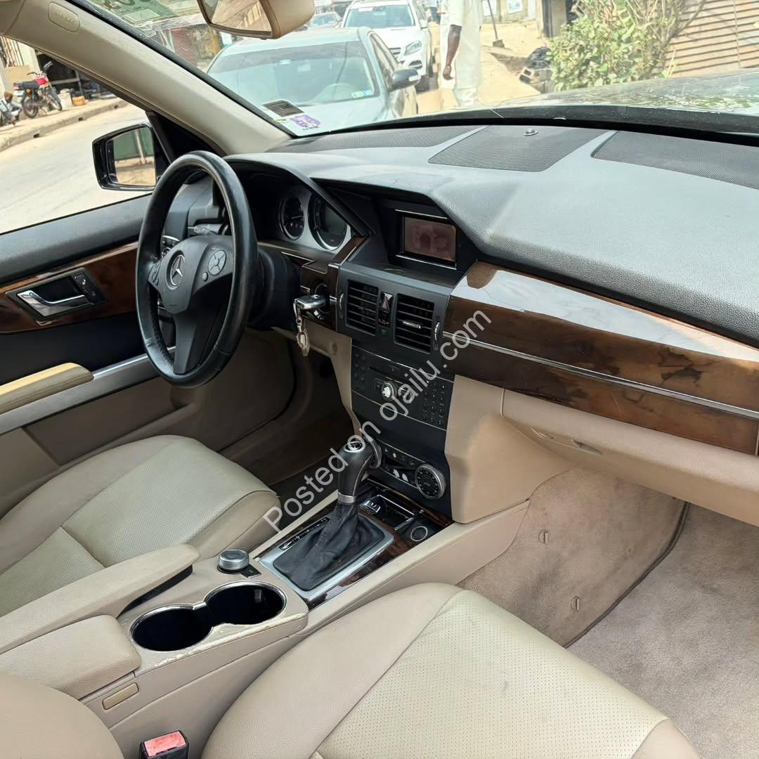 Luxury 2010 Mercedes GLK 350: Drive Prestige for ₦11.6M