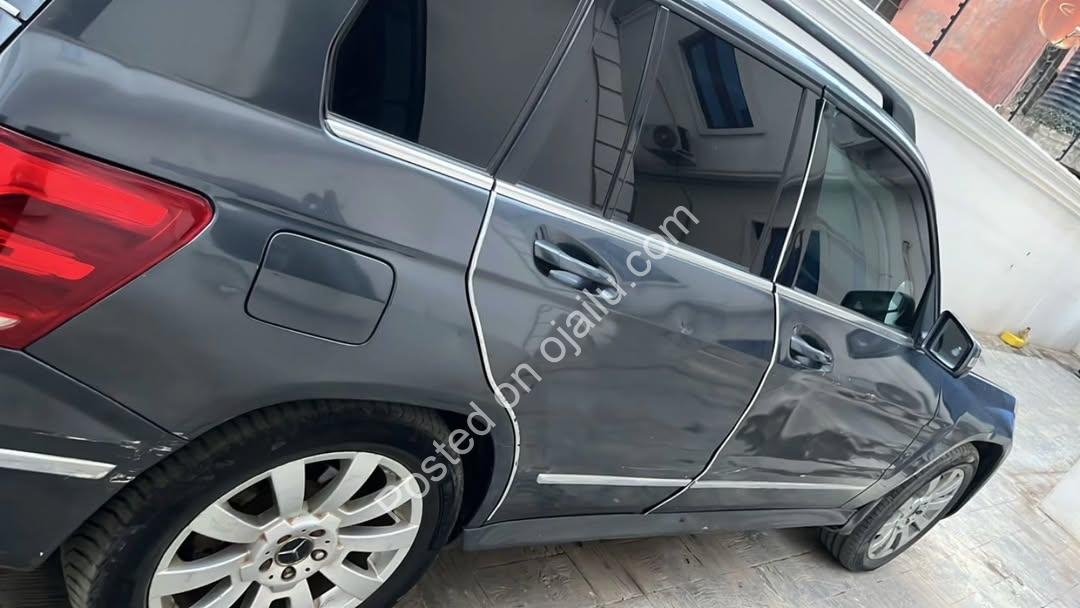 2011 Mercedes GLK350: Luxury SUV, Clean & Ready