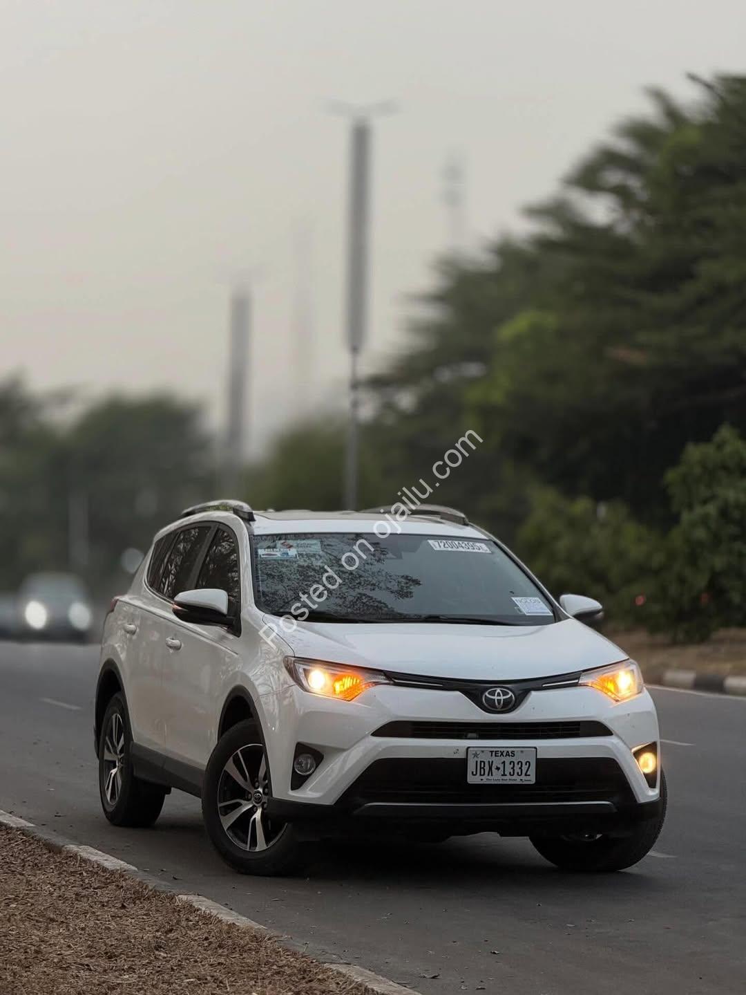 2018 Toyota RAV4 XLE: Perfect Condition, Duty Paid!