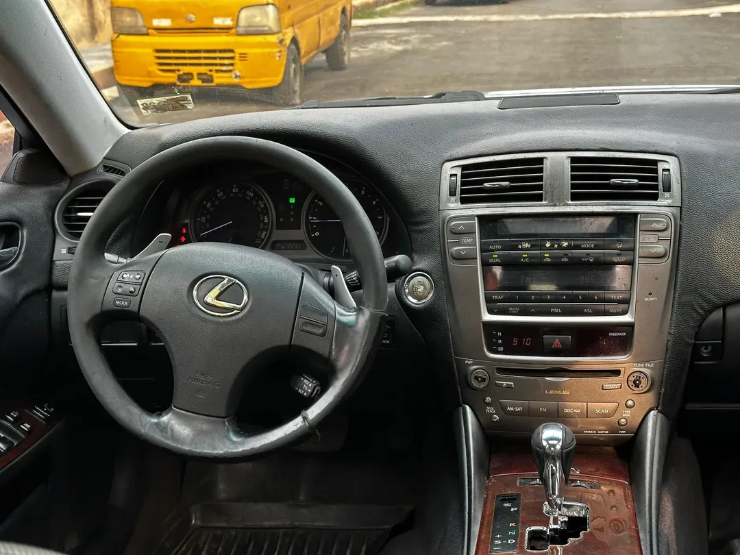 Luxury Lexus IS250: Open Roof & Full Duty Paid