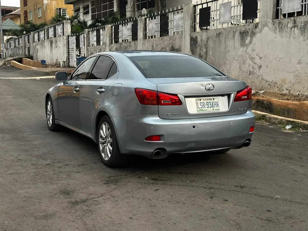 Luxury Lexus IS250: Open Roof & Full Duty Paid