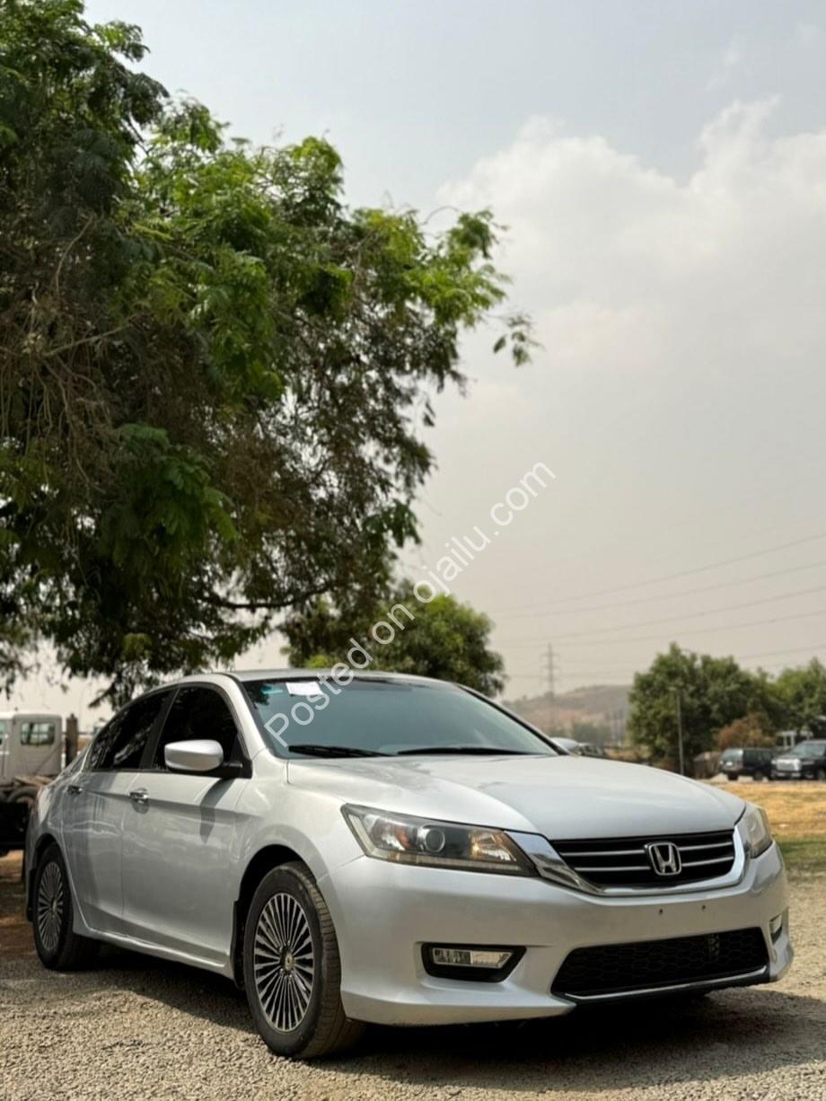 2013 Honda Accord LX: Luxury & Tech for 10M Naira