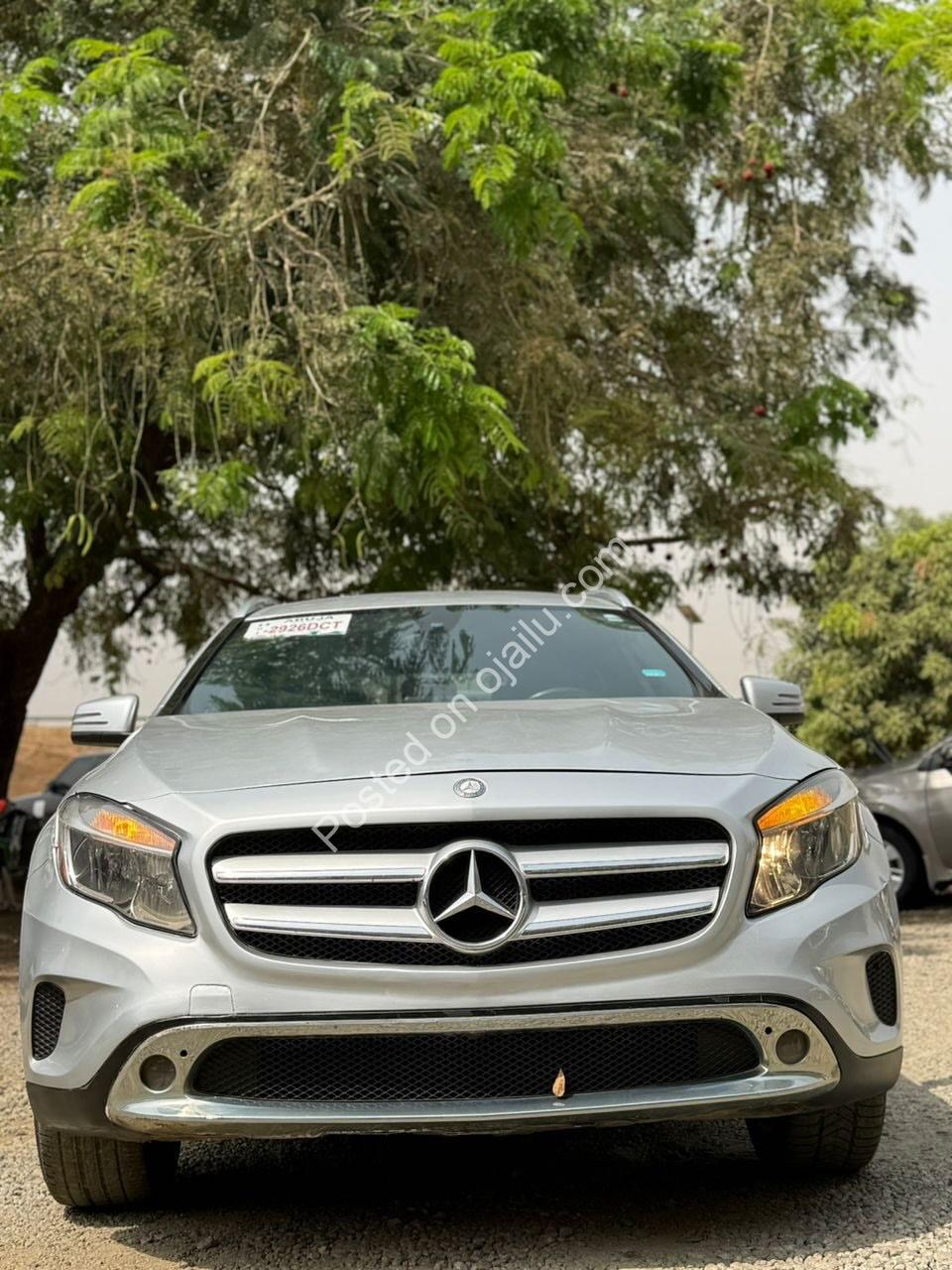 2017 Mercedes GLA250: Luxury Loaded, Pristine & Ready
