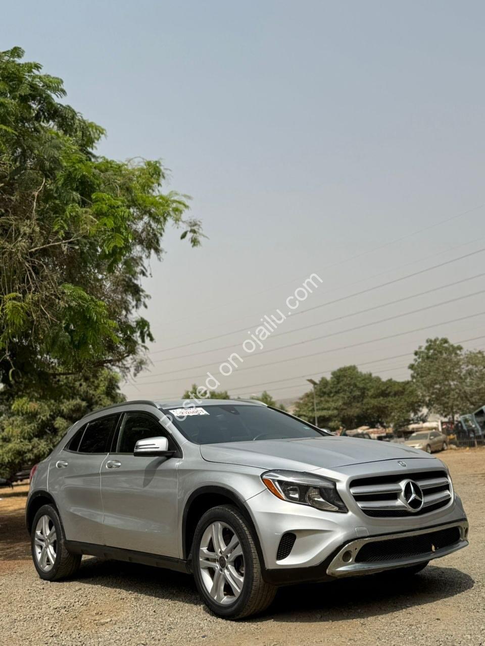 2017 Mercedes GLA250: Luxury Loaded, Pristine & Ready