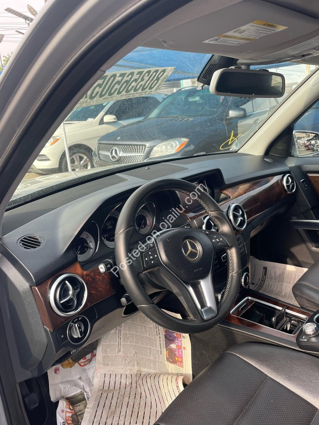 Luxury GLK350: Panoramic Roof & Full Tech