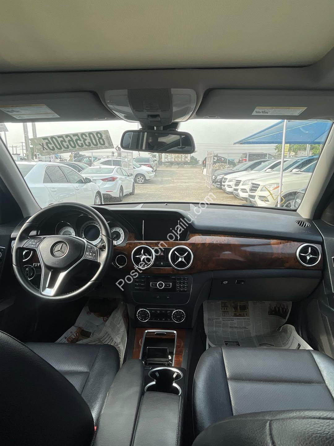Luxury GLK350: Panoramic Roof & Full Tech