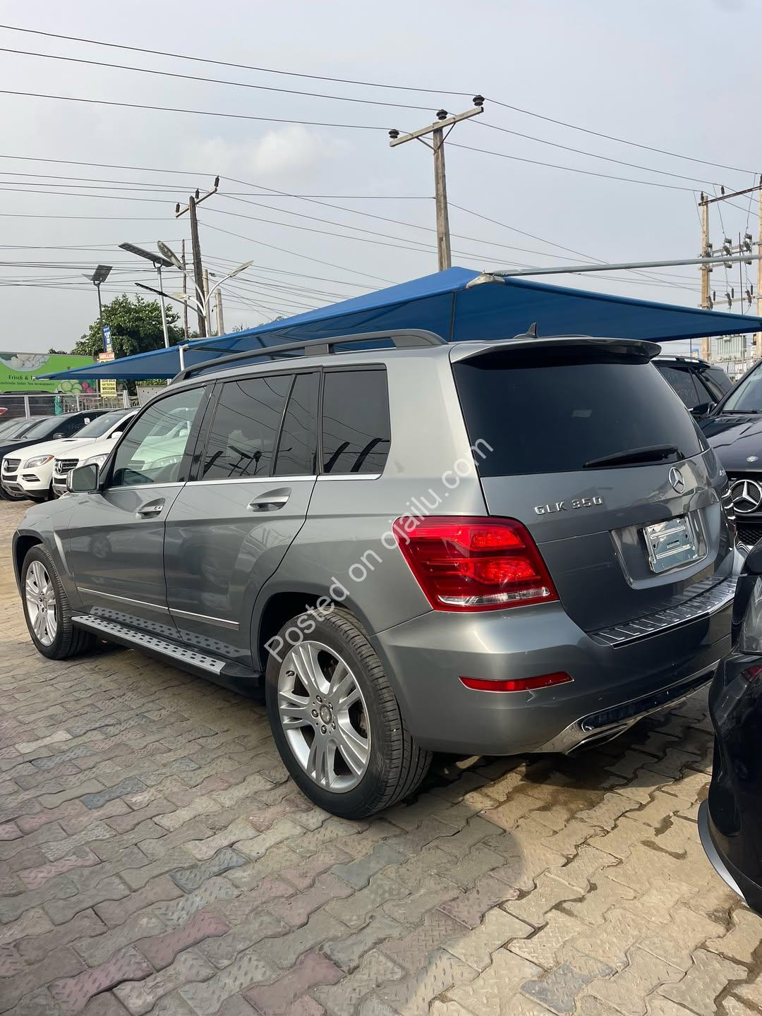 Luxury GLK350: Panoramic Roof & Full Tech