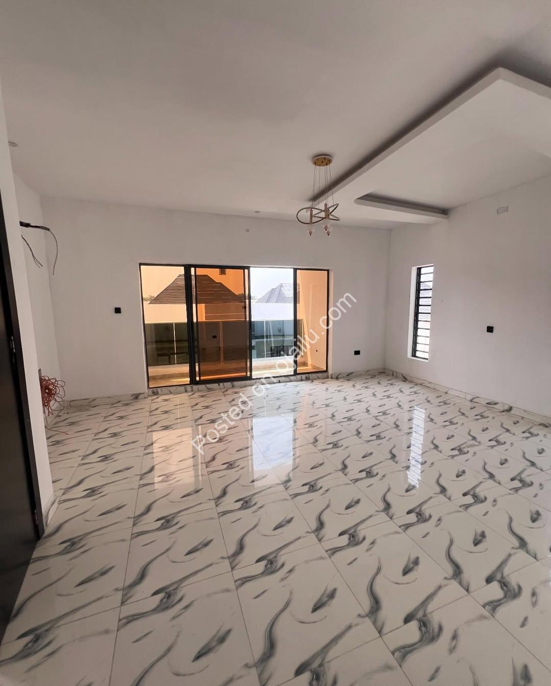 5-Bed Ensuite Duplex with Rooftop Terrace in Lekki