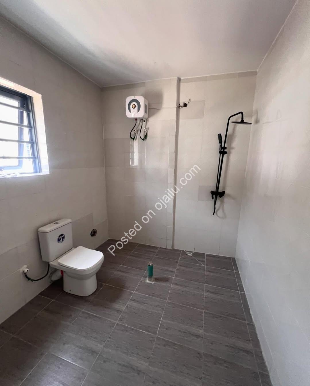 5-Bed Ensuite Duplex with Rooftop Terrace in Lekki