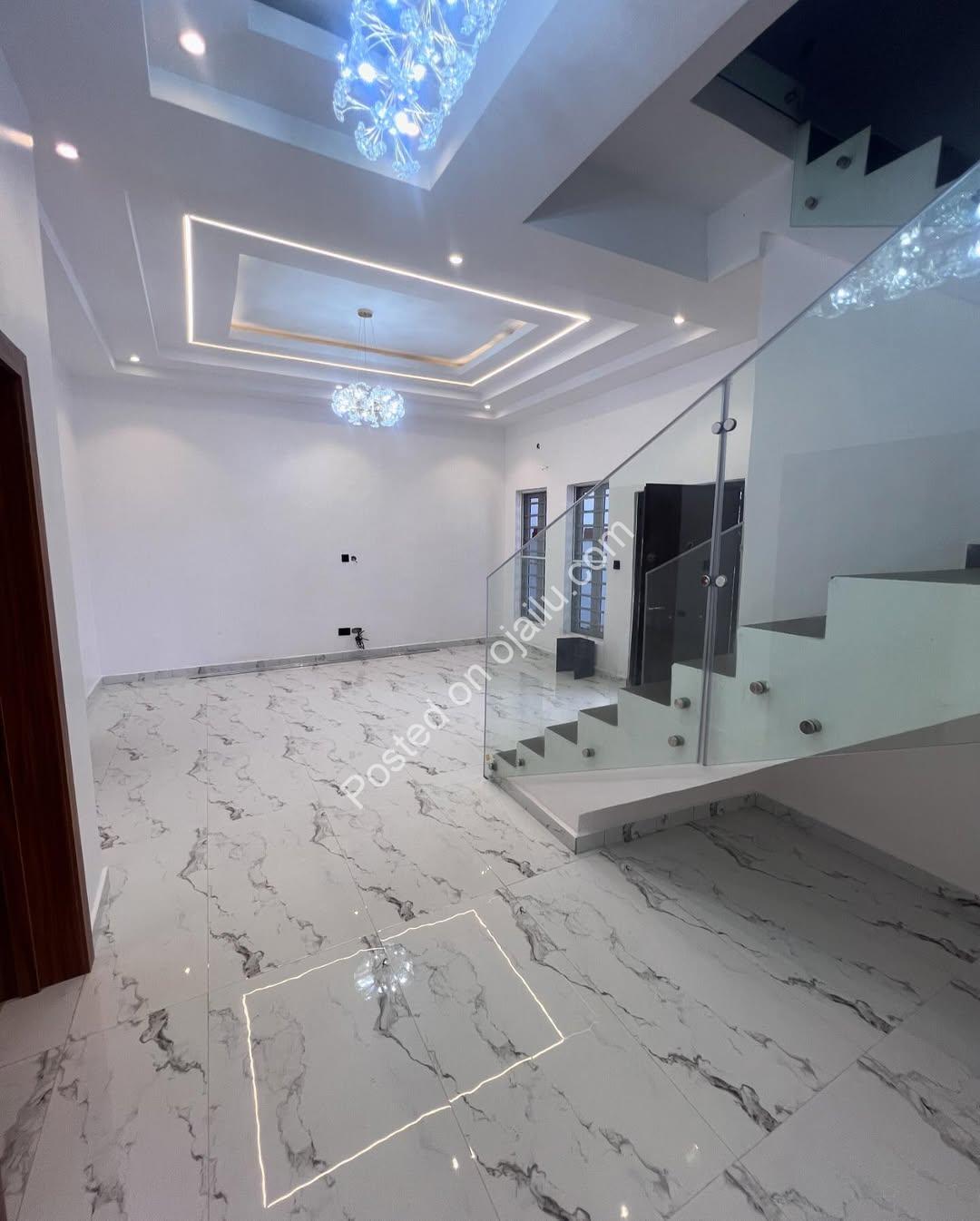 Orchid Lekki Haven: 4-Bed Terrace Duplex, All En-Suite