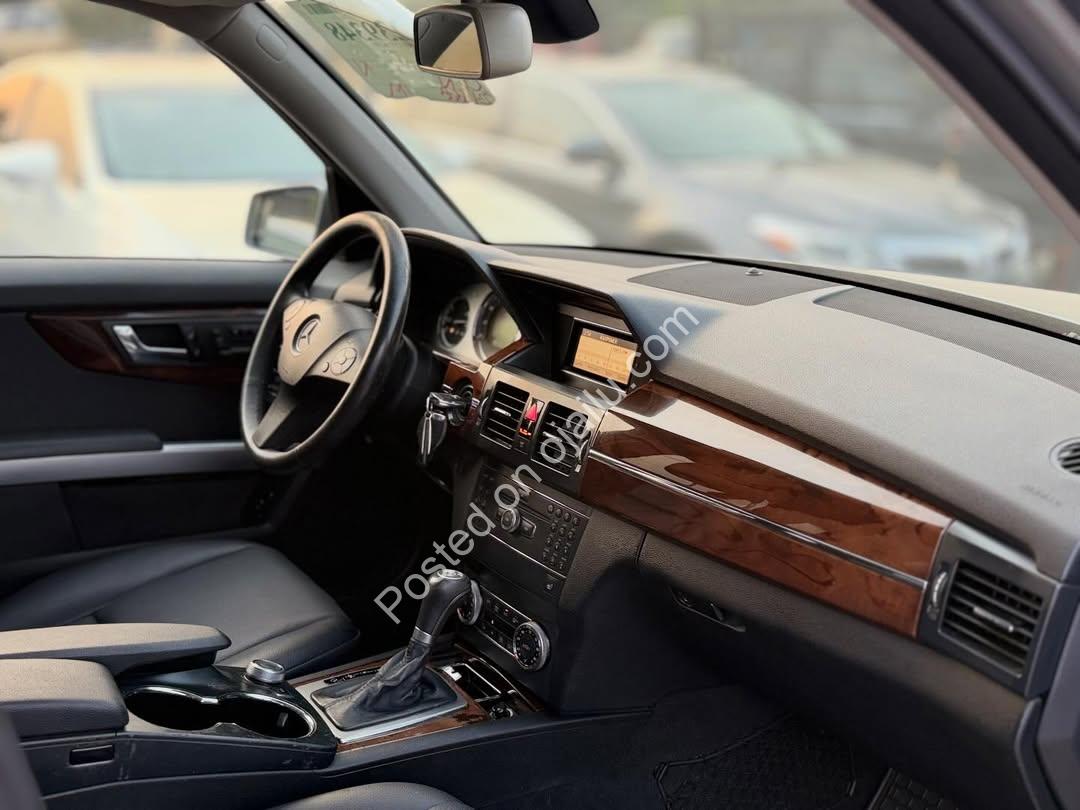 Luxury GLK 350: Panoramic Roof & Fully Paid Duty